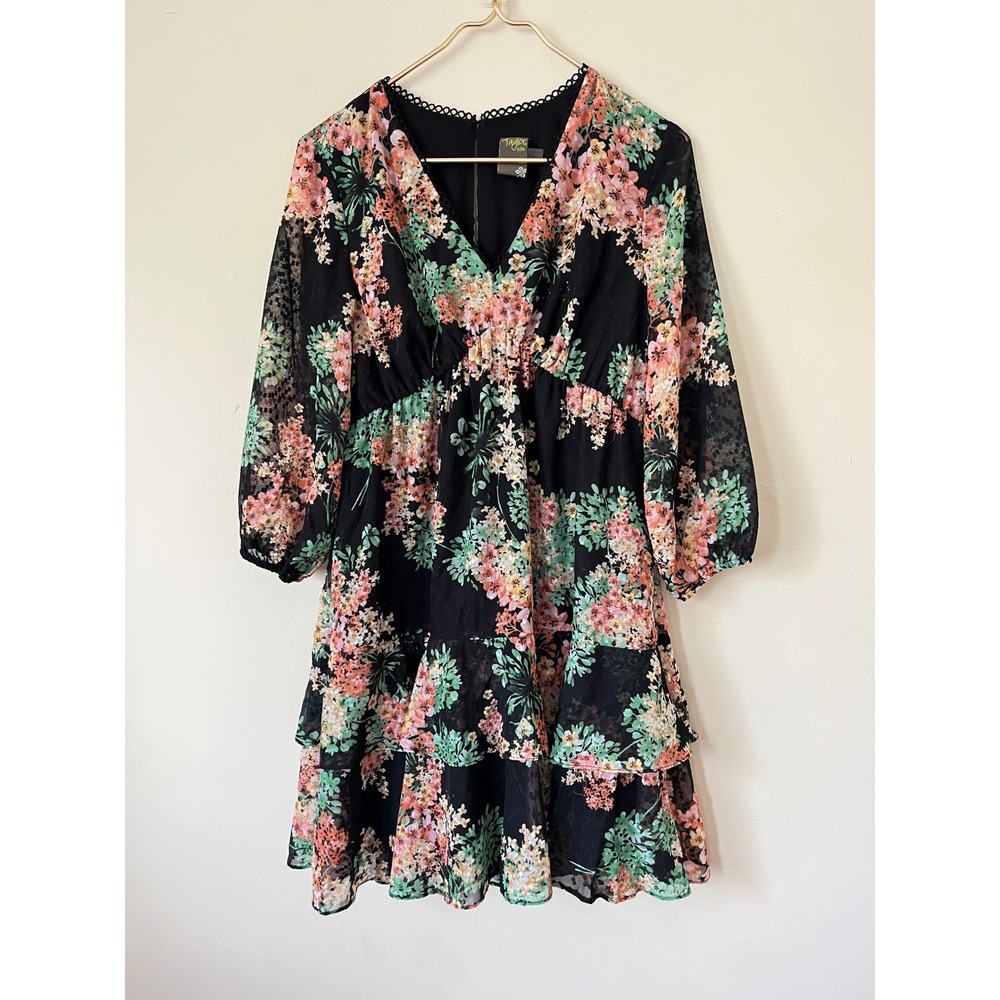 Taylor Petite Floral Dark romantic Cottagecore Ruffle Dress Black  V-Neck 10P